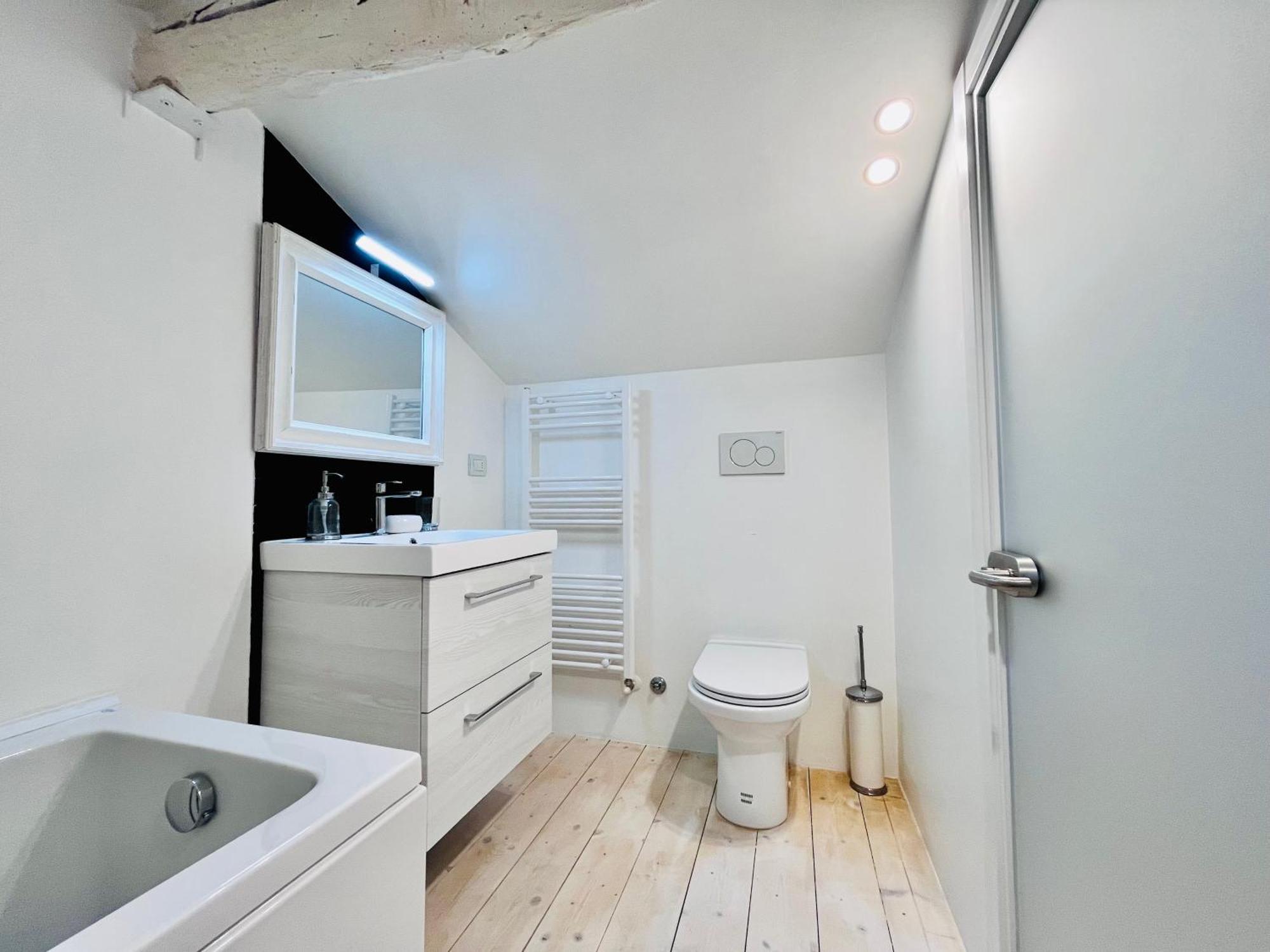 Riverside Loft Navigli - Spacious Two-Bedroom Apartment Milano Ngoại thất bức ảnh