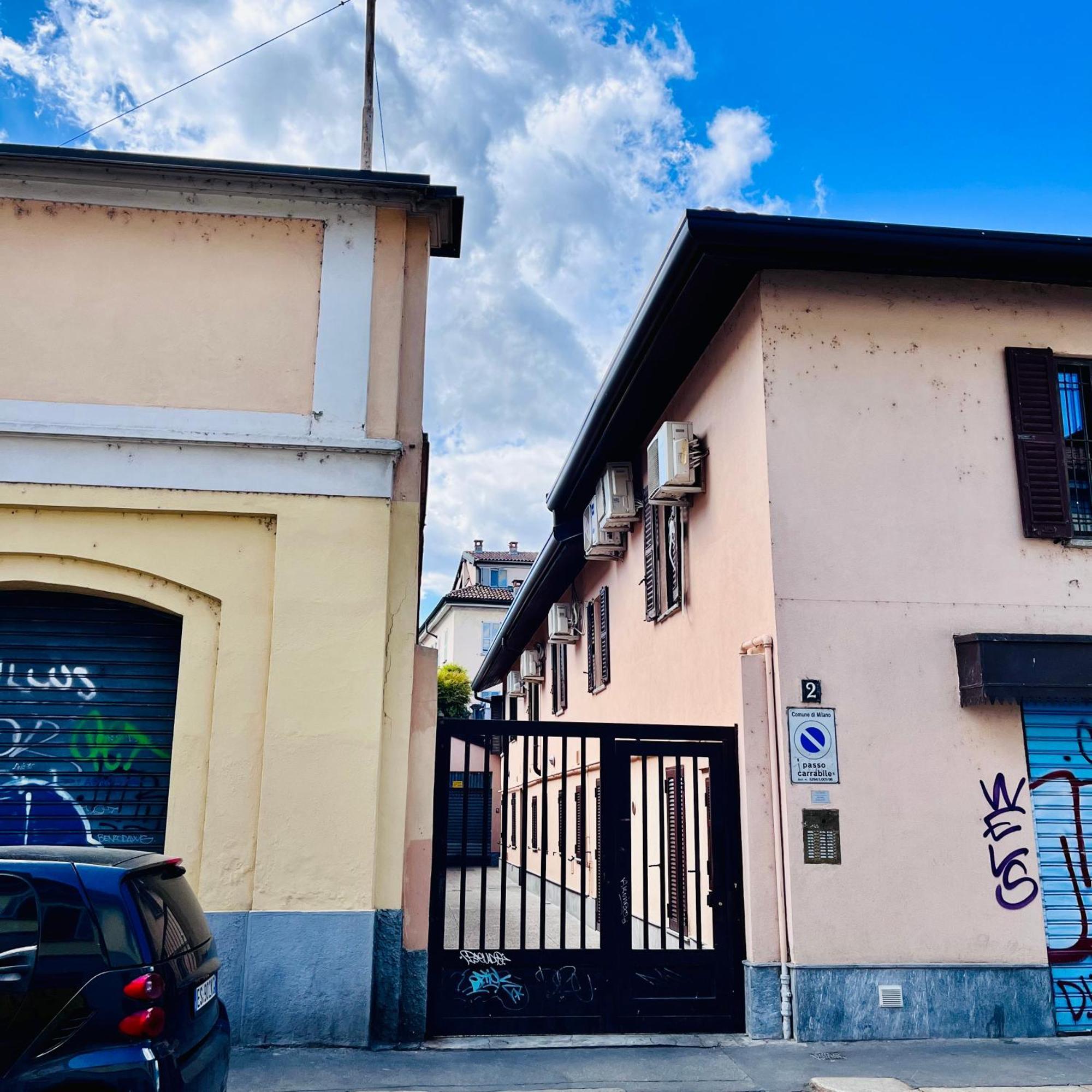 Riverside Loft Navigli - Spacious Two-Bedroom Apartment Milano Ngoại thất bức ảnh