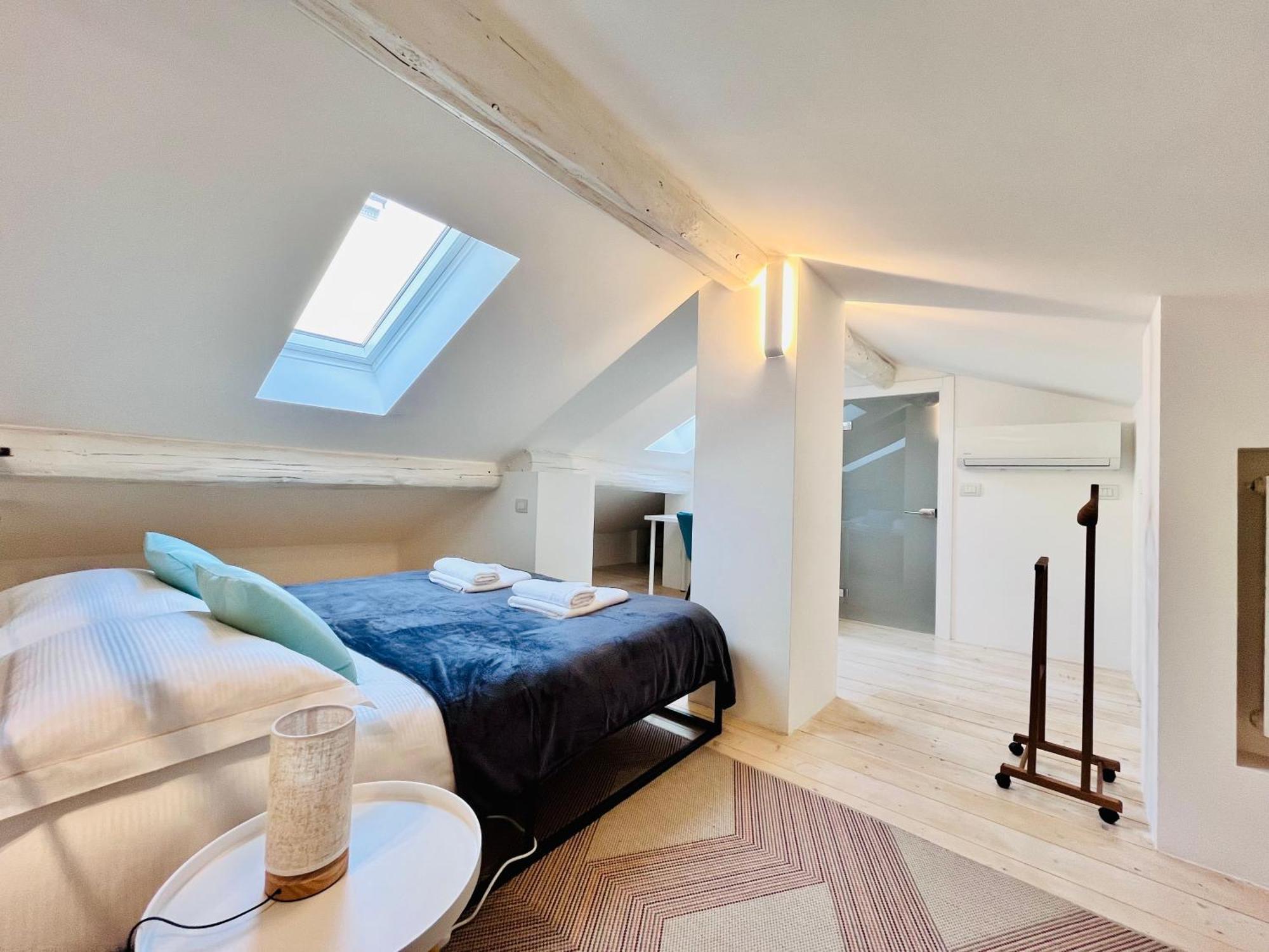 Riverside Loft Navigli - Spacious Two-Bedroom Apartment Milano Ngoại thất bức ảnh