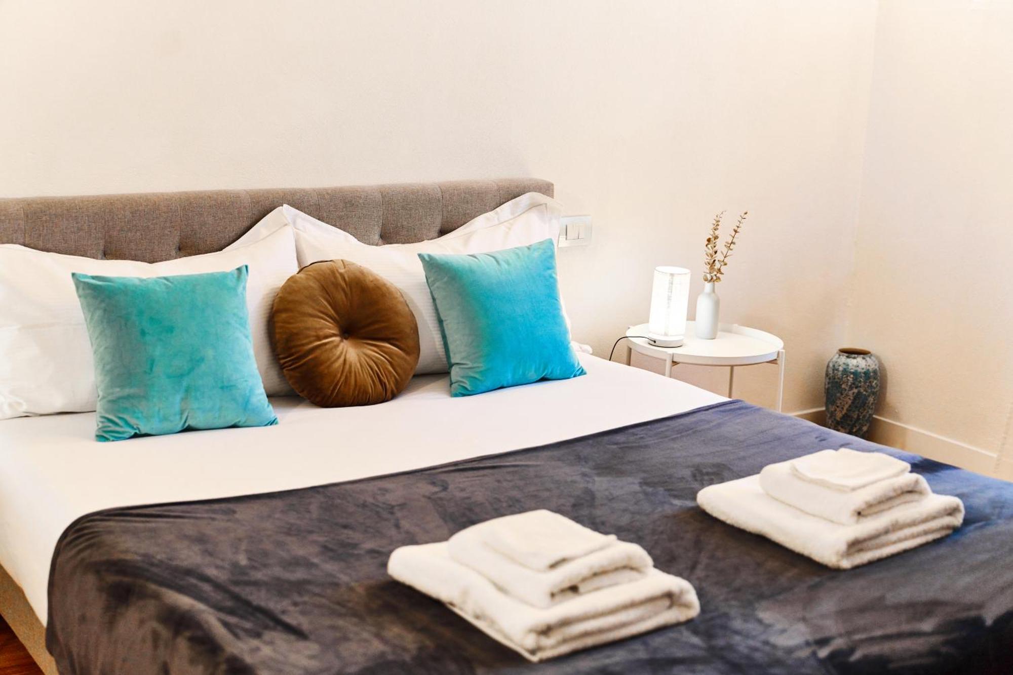 Riverside Loft Navigli - Spacious Two-Bedroom Apartment Milano Ngoại thất bức ảnh